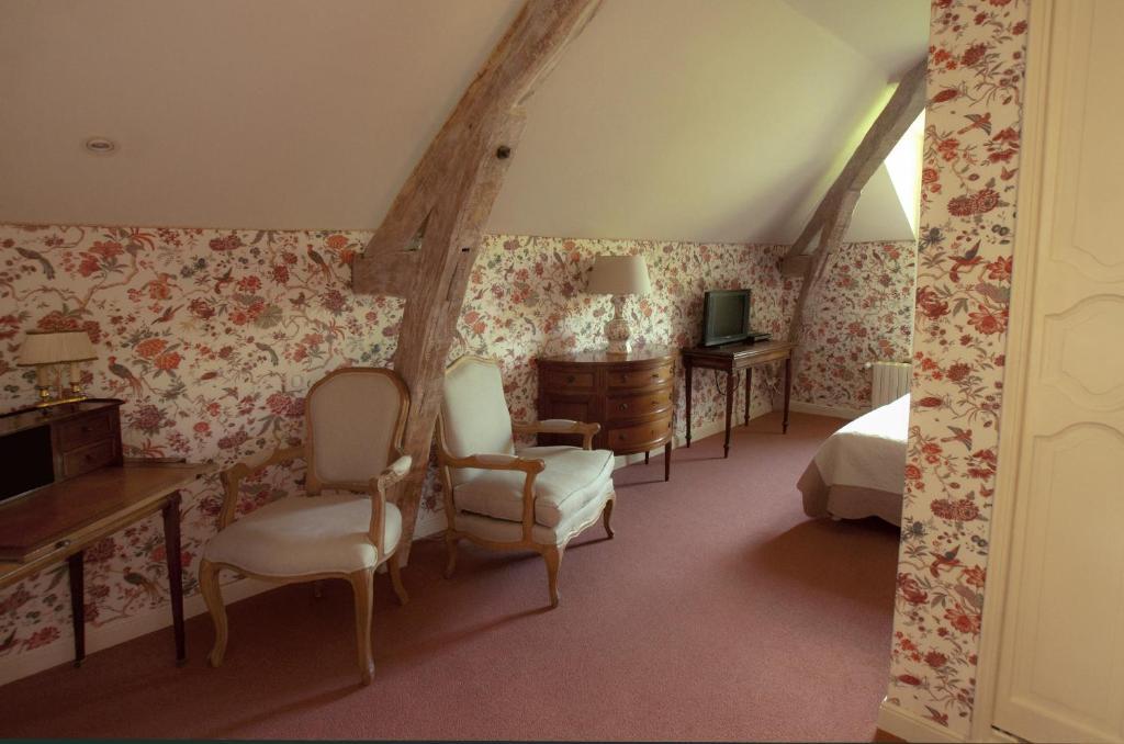 Le Chatenet 1689 ブラントーム 部屋 写真